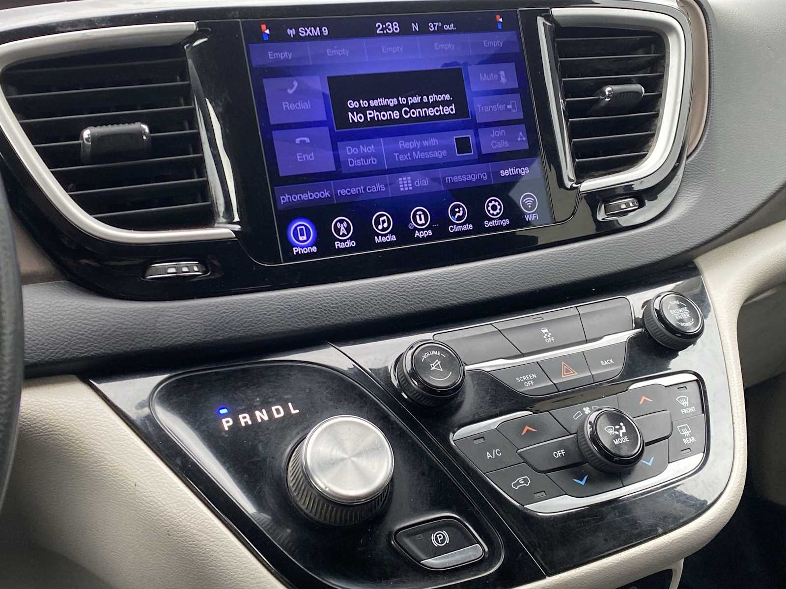 Thumbnail: 2017 Chrysler Pacifica - 15