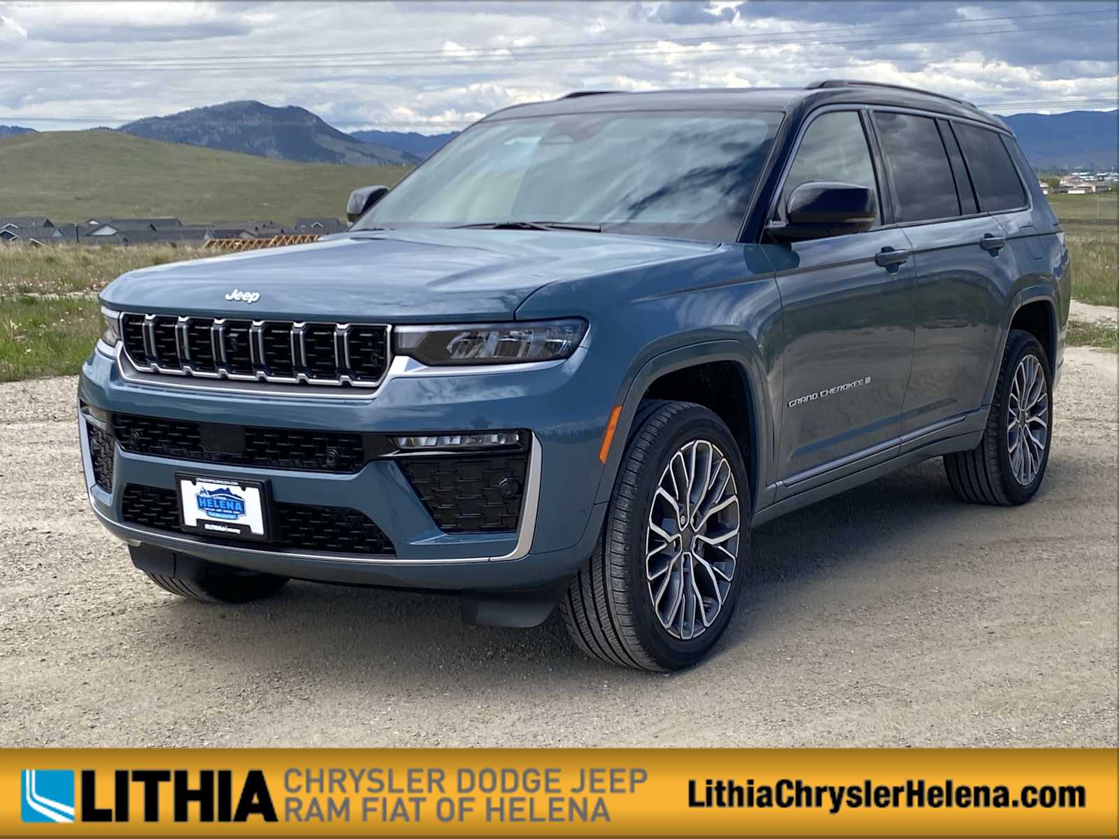 2026 Jeep Grand Cherokee L Summit 4x4's photo