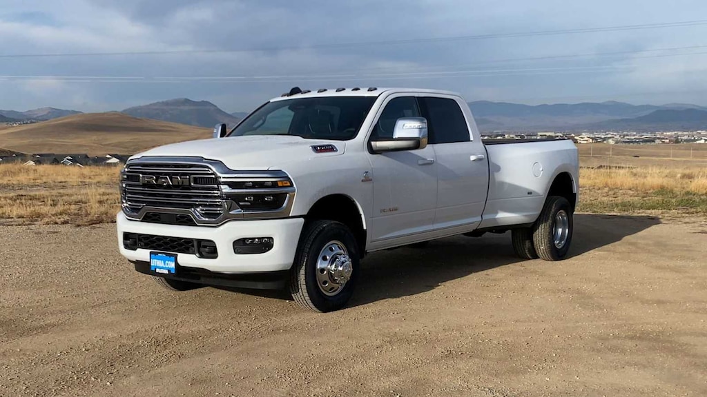 New 2026 Ram 3500 LARAMIE CREW CAB 4X4 8' BOX Pickup