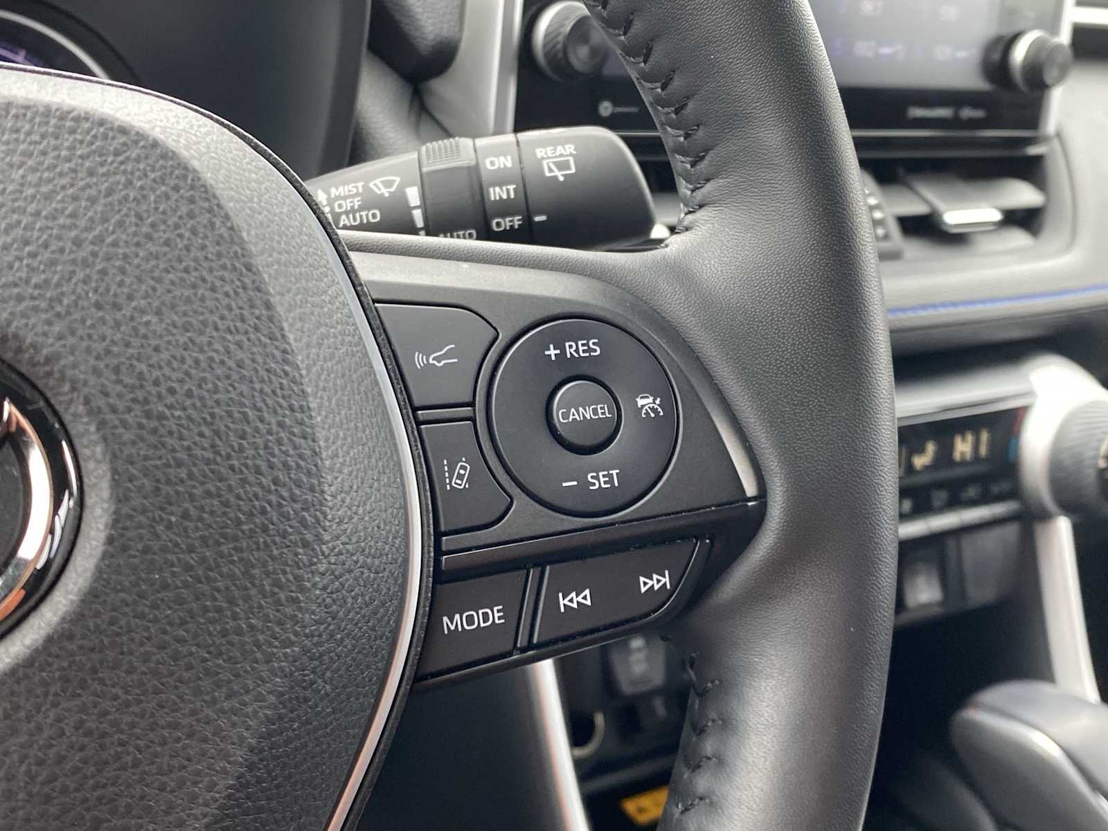 Thumbnail: 2022 Toyota RAV4 - 32