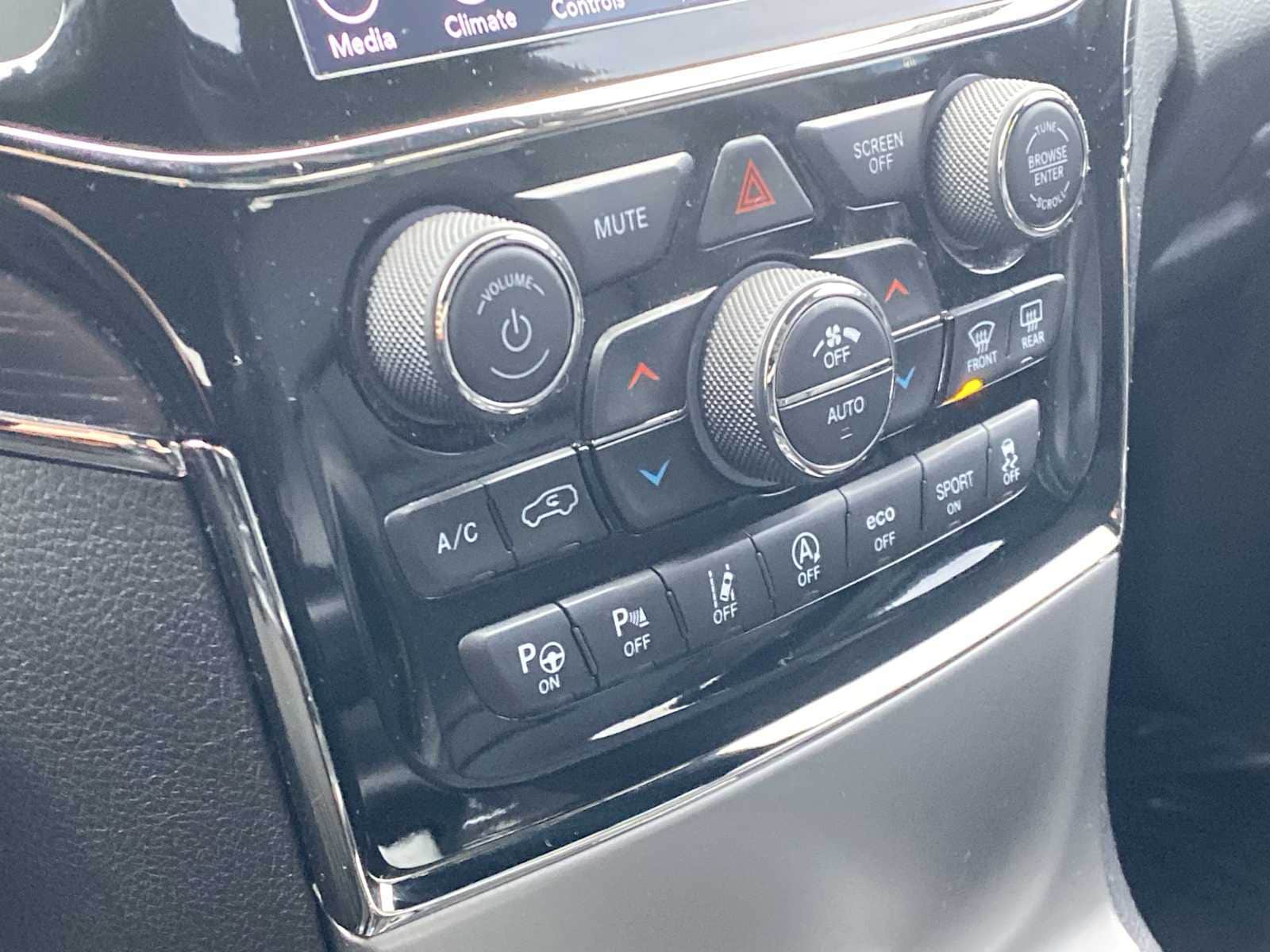 Thumbnail: 2019 Jeep Grand Cherokee - 26