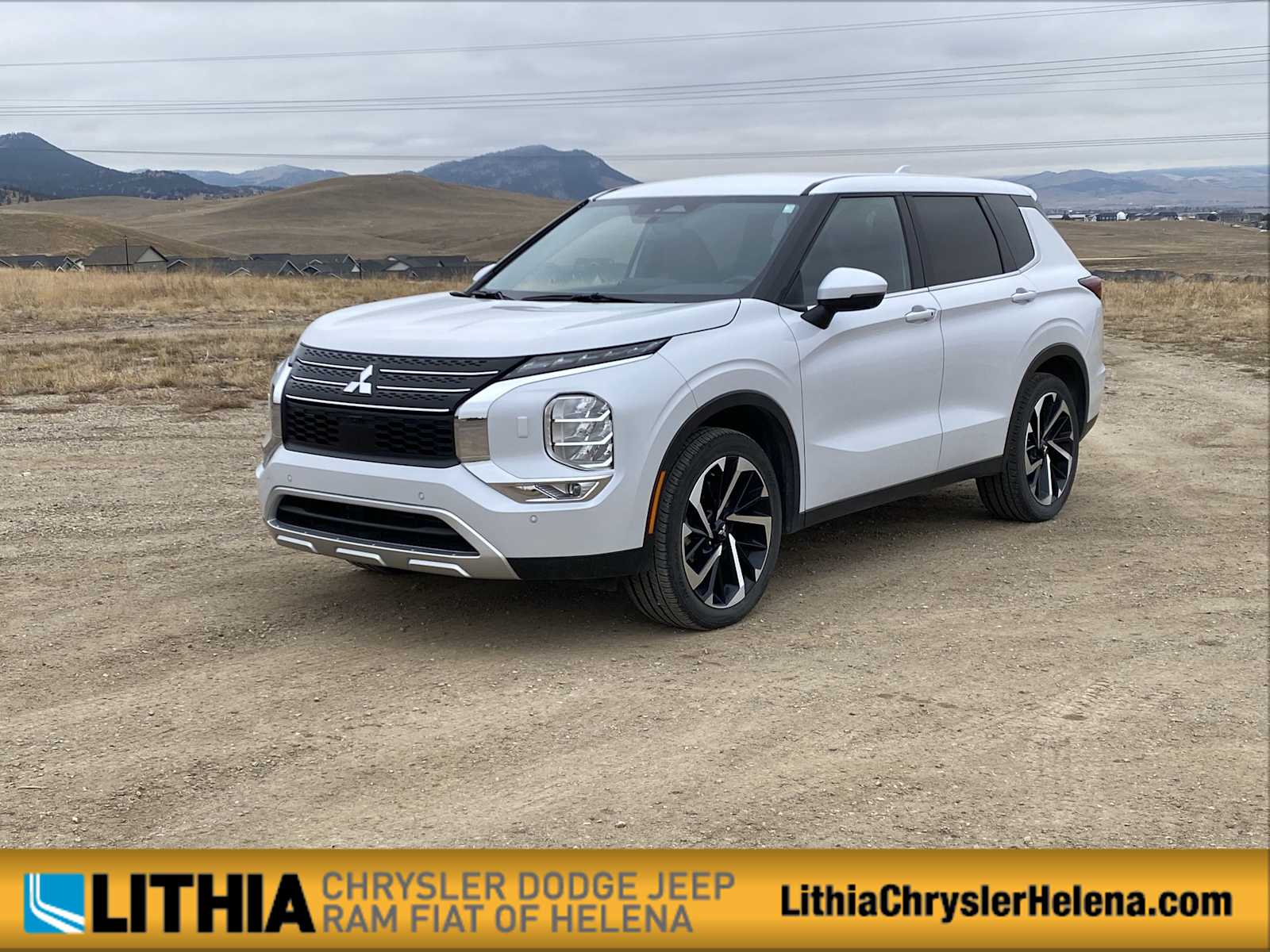 2024 Mitsubishi Outlander SE's photo