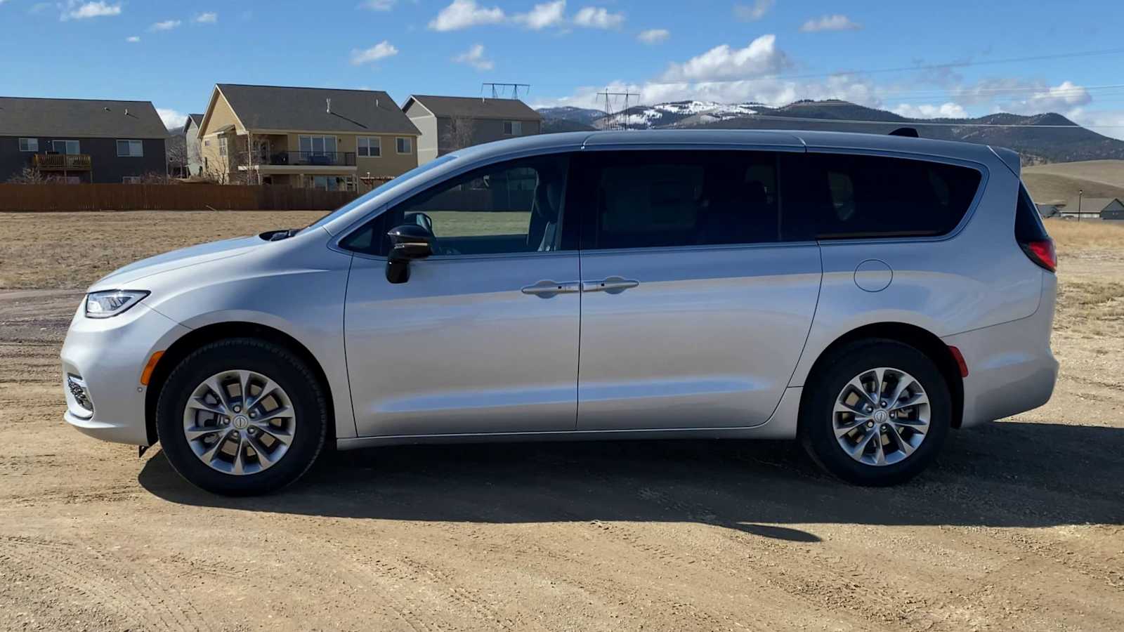 Thumbnail: 2026 Chrysler Pacifica - 5