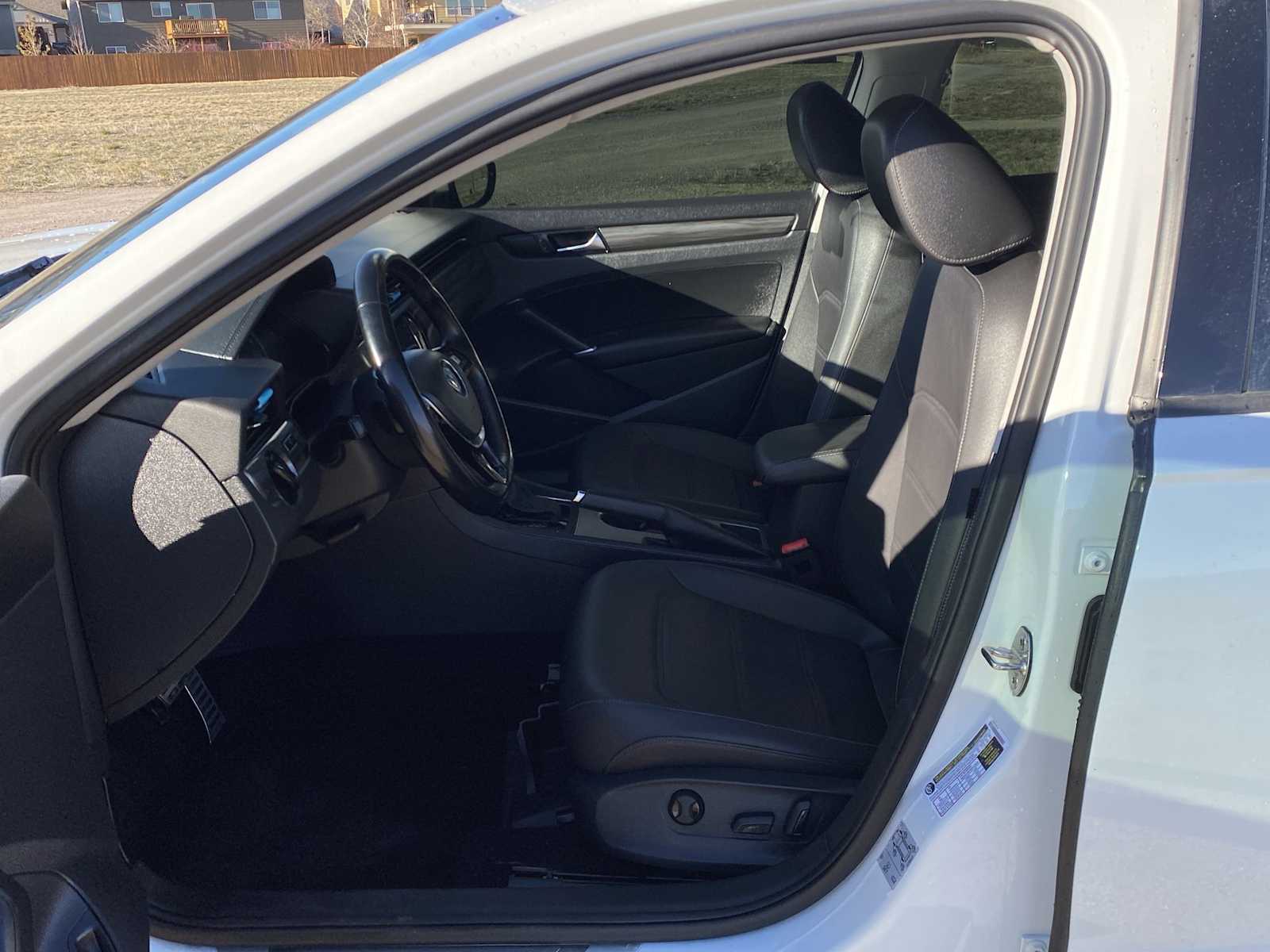 Thumbnail: 2020 Volkswagen Passat - 17