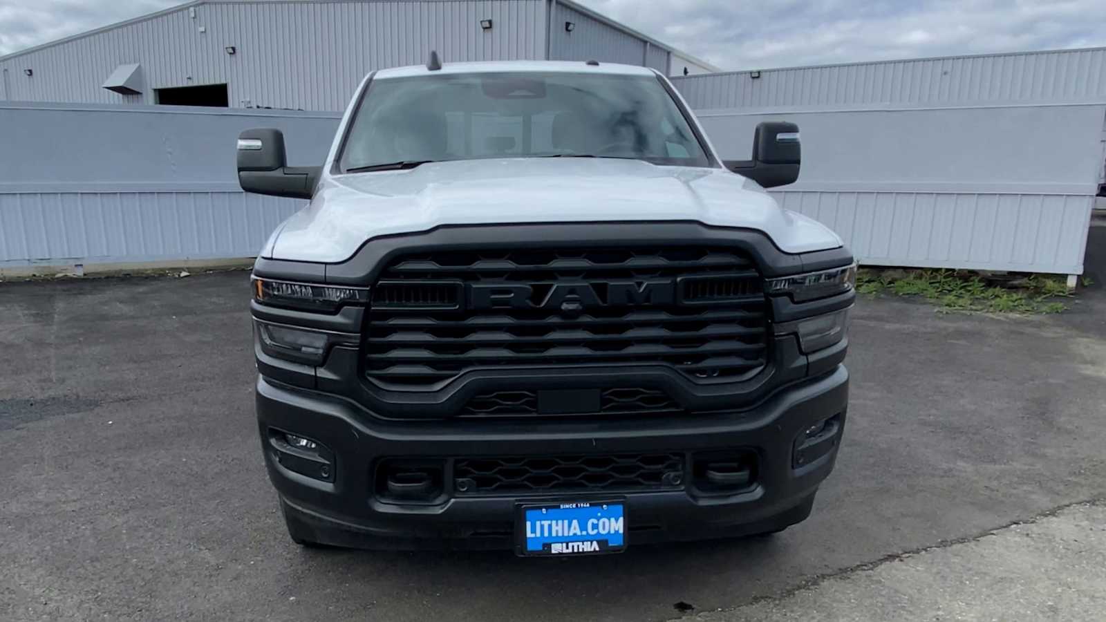2025 Ram 2500 Tradesman photo 3