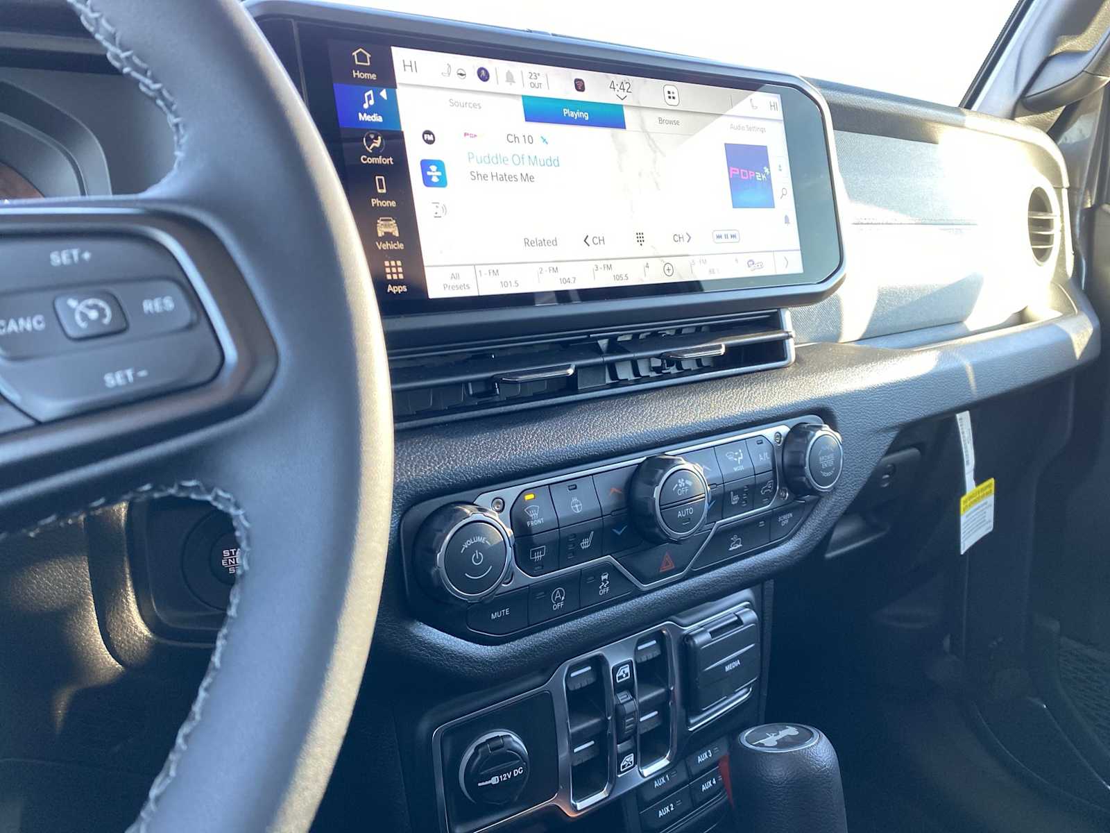 Thumbnail: 2026 Jeep Wrangler - 18