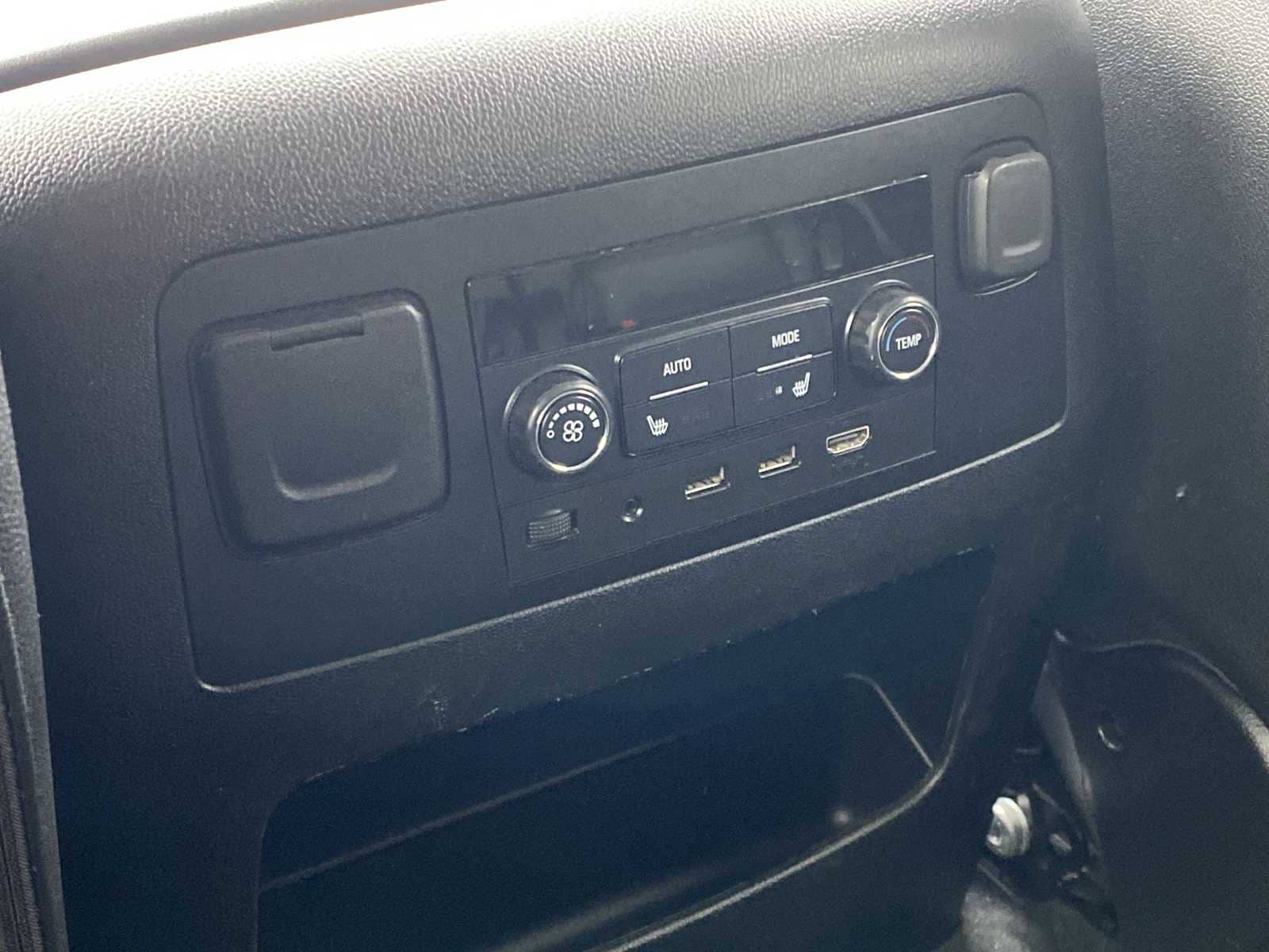 Thumbnail: 2020 GMC Yukon - 36