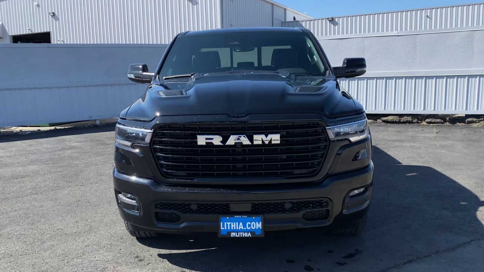 2025 Ram 1500 Laramie photo 3