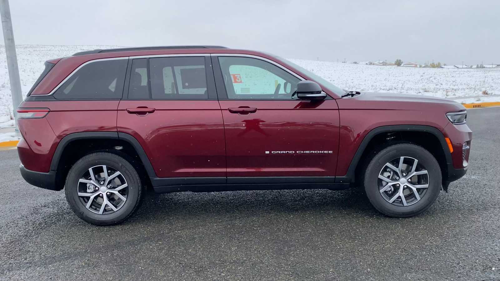 Thumbnail: 2025 Jeep Grand Cherokee - 9