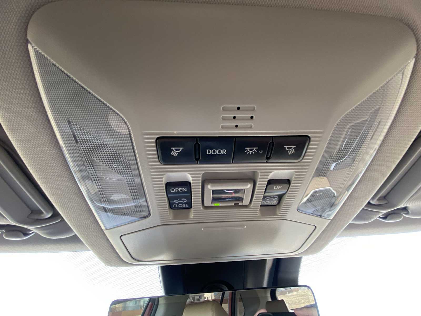 Thumbnail: 2021 Toyota RAV4 - 26