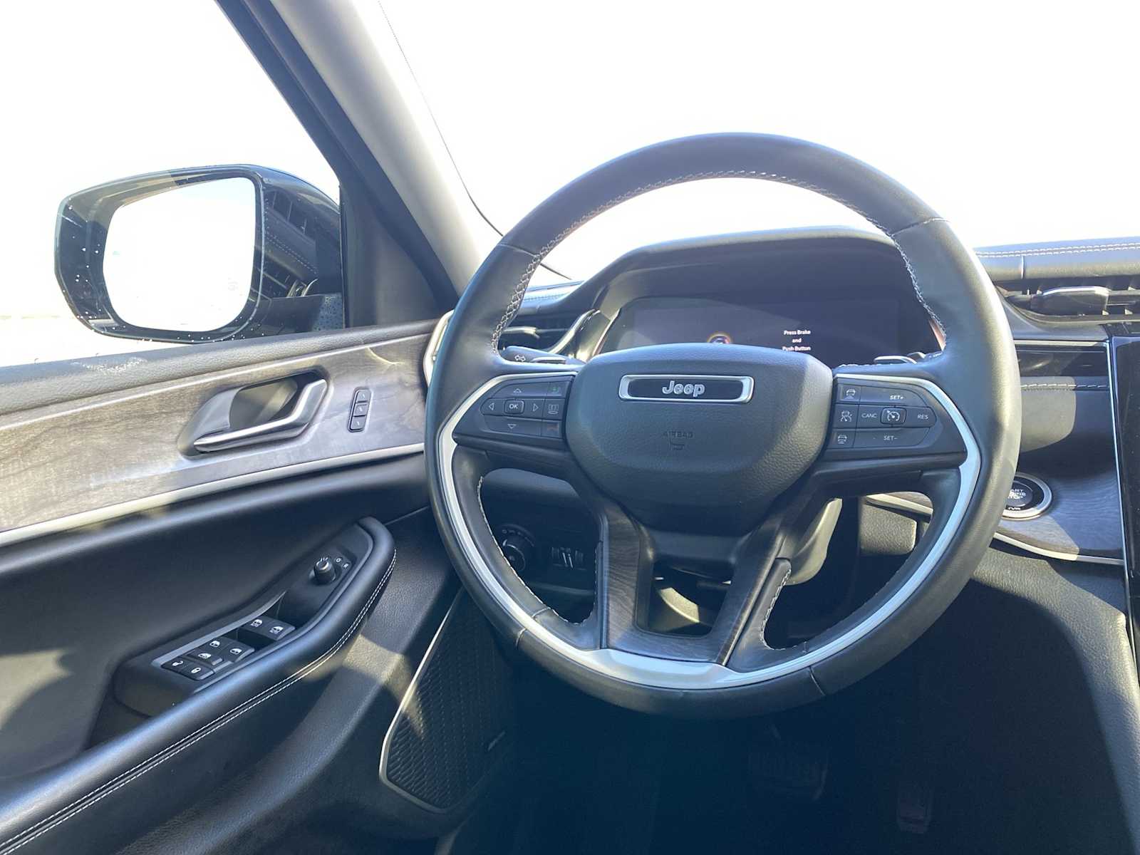 Thumbnail: 2022 Jeep Grand Cherokee - 31