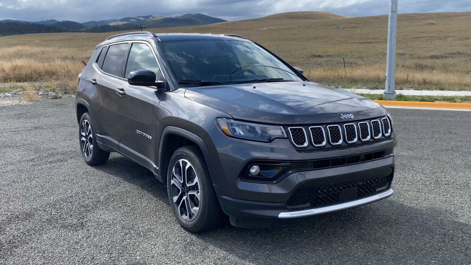 2023 Jeep Compass Limited photo 2