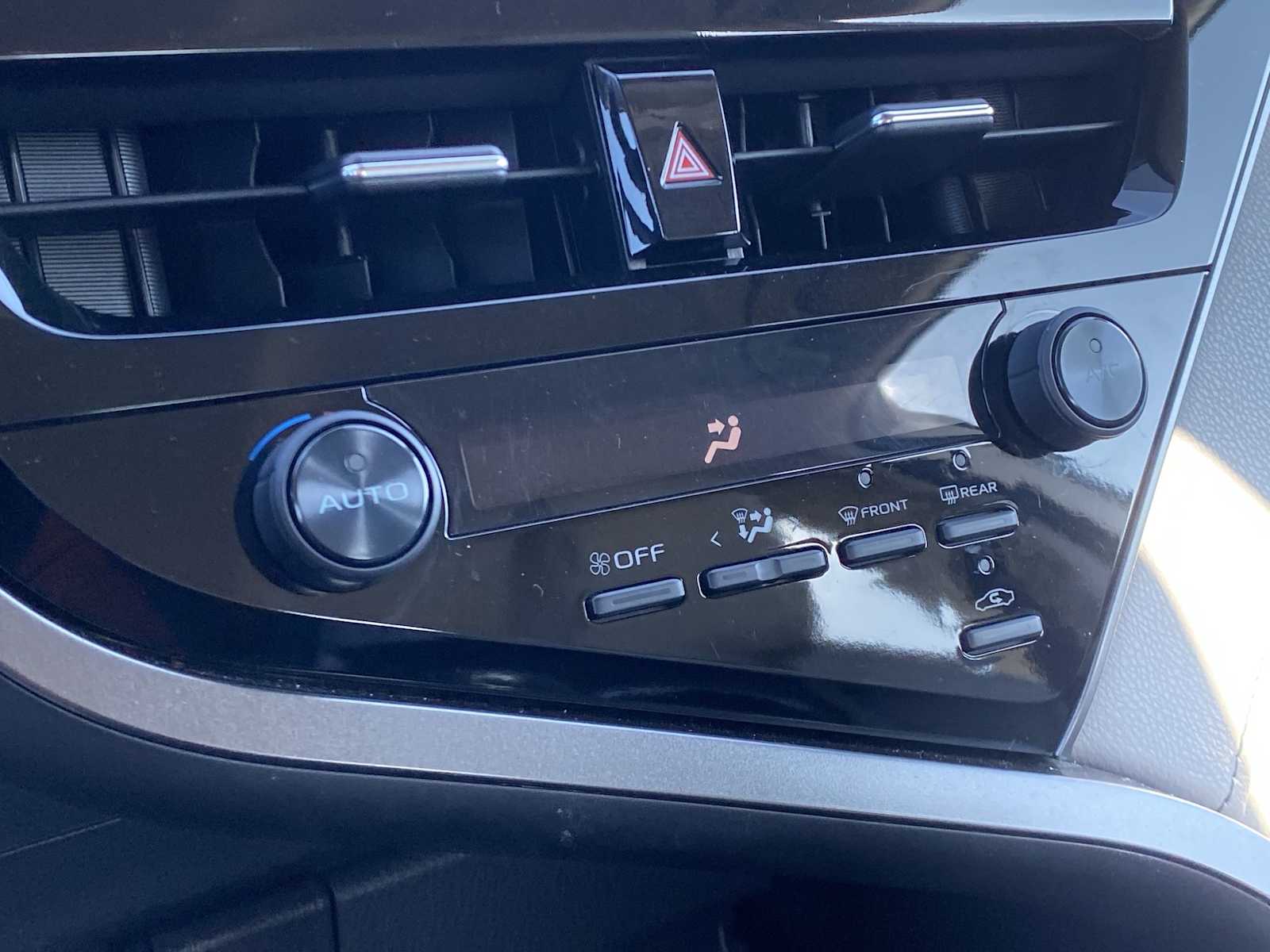 Thumbnail: 2021 Toyota Camry - 23