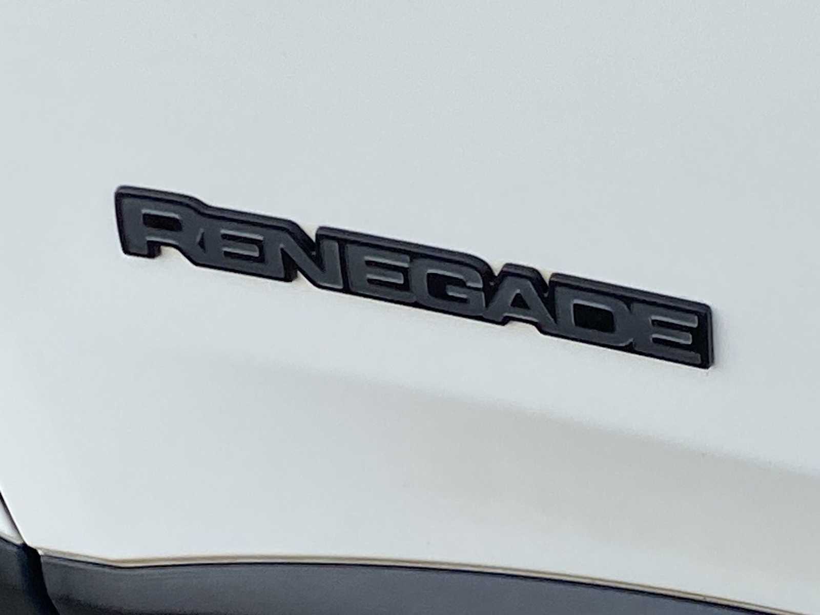 Thumbnail: 2018 Jeep Renegade - 15