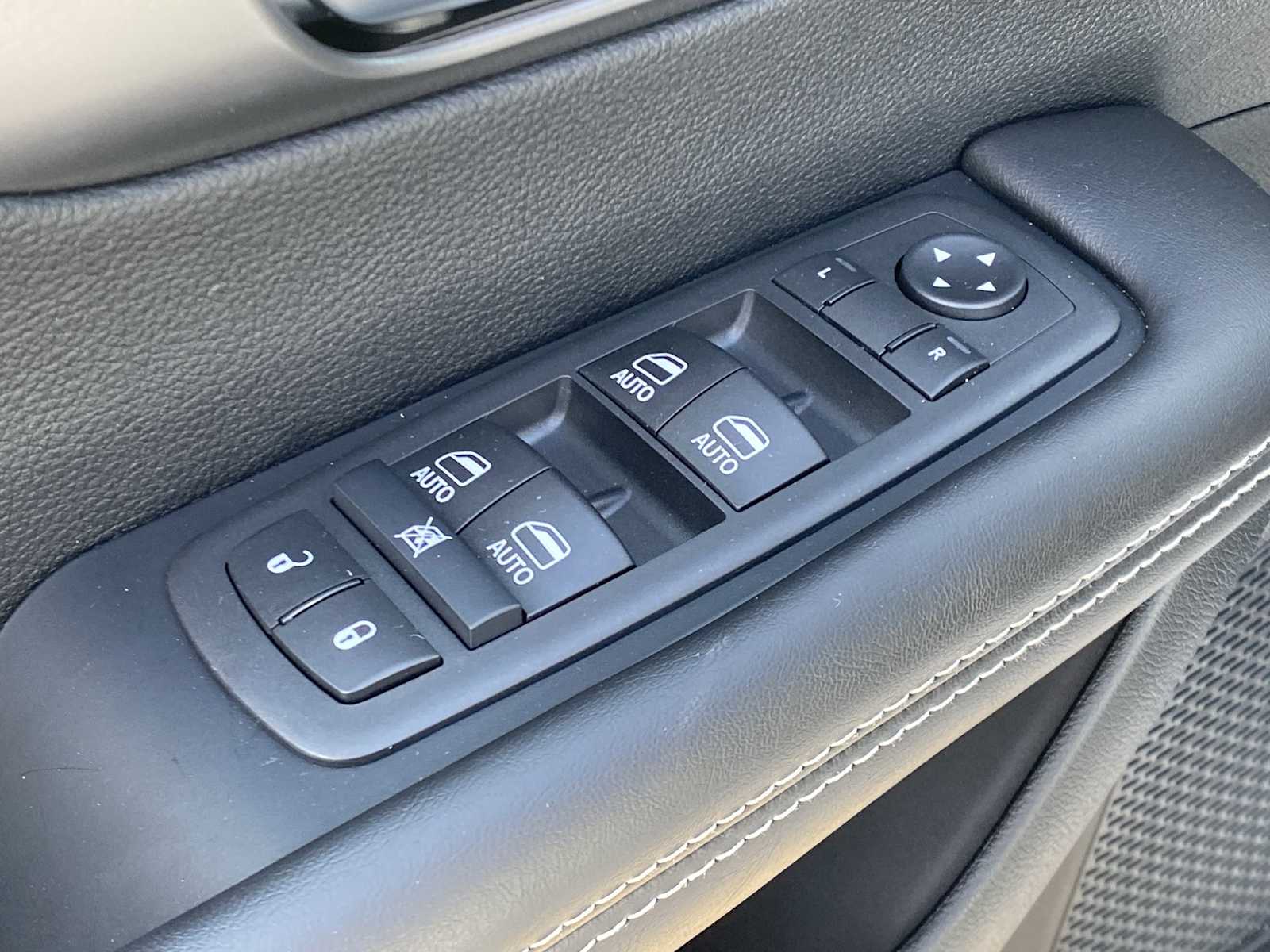 Thumbnail: 2026 Chrysler Pacifica - 20