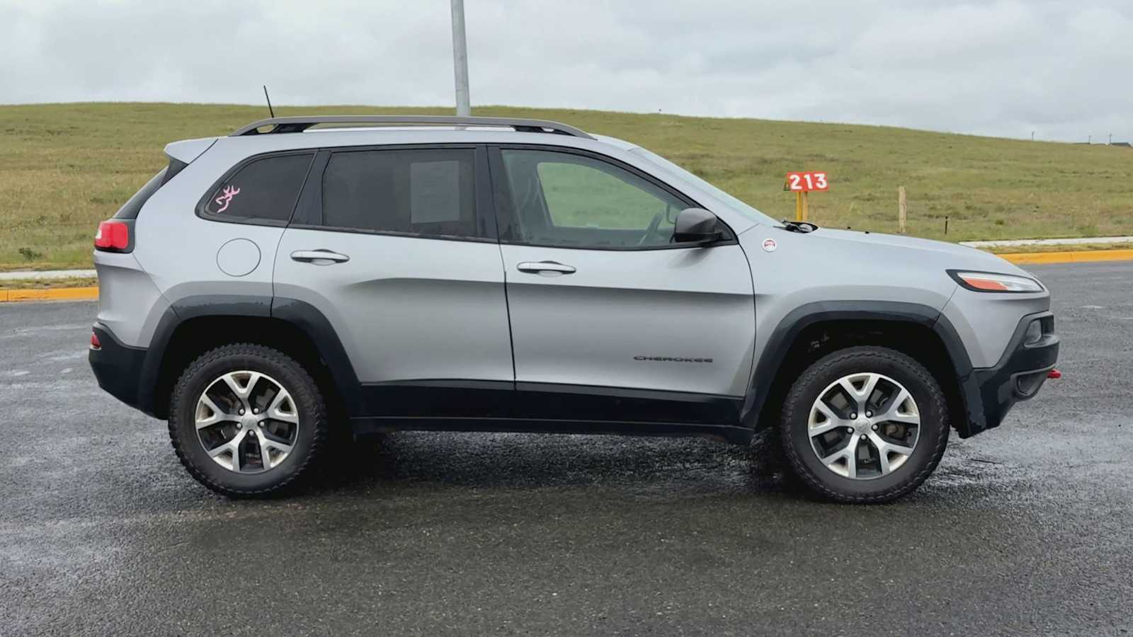 Thumbnail: 2017 Jeep Cherokee - 9