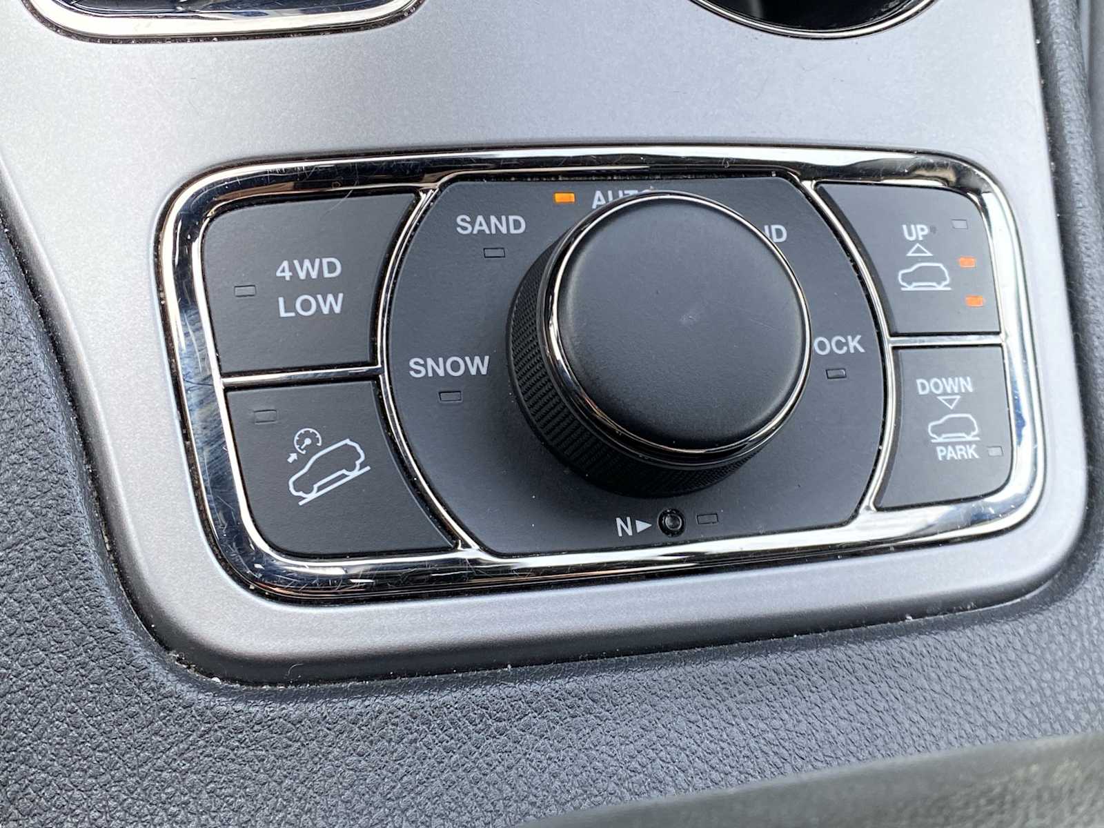 Thumbnail: 2020 Jeep Grand Cherokee - 30