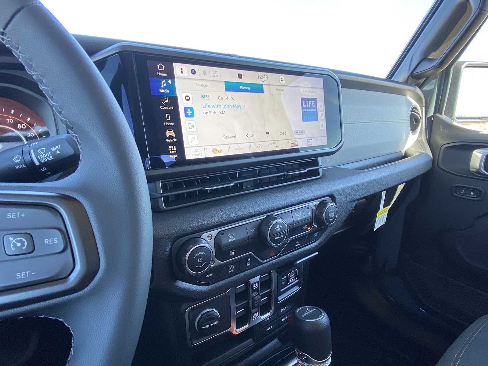 Thumbnail: 2025 Jeep Gladiator - 18