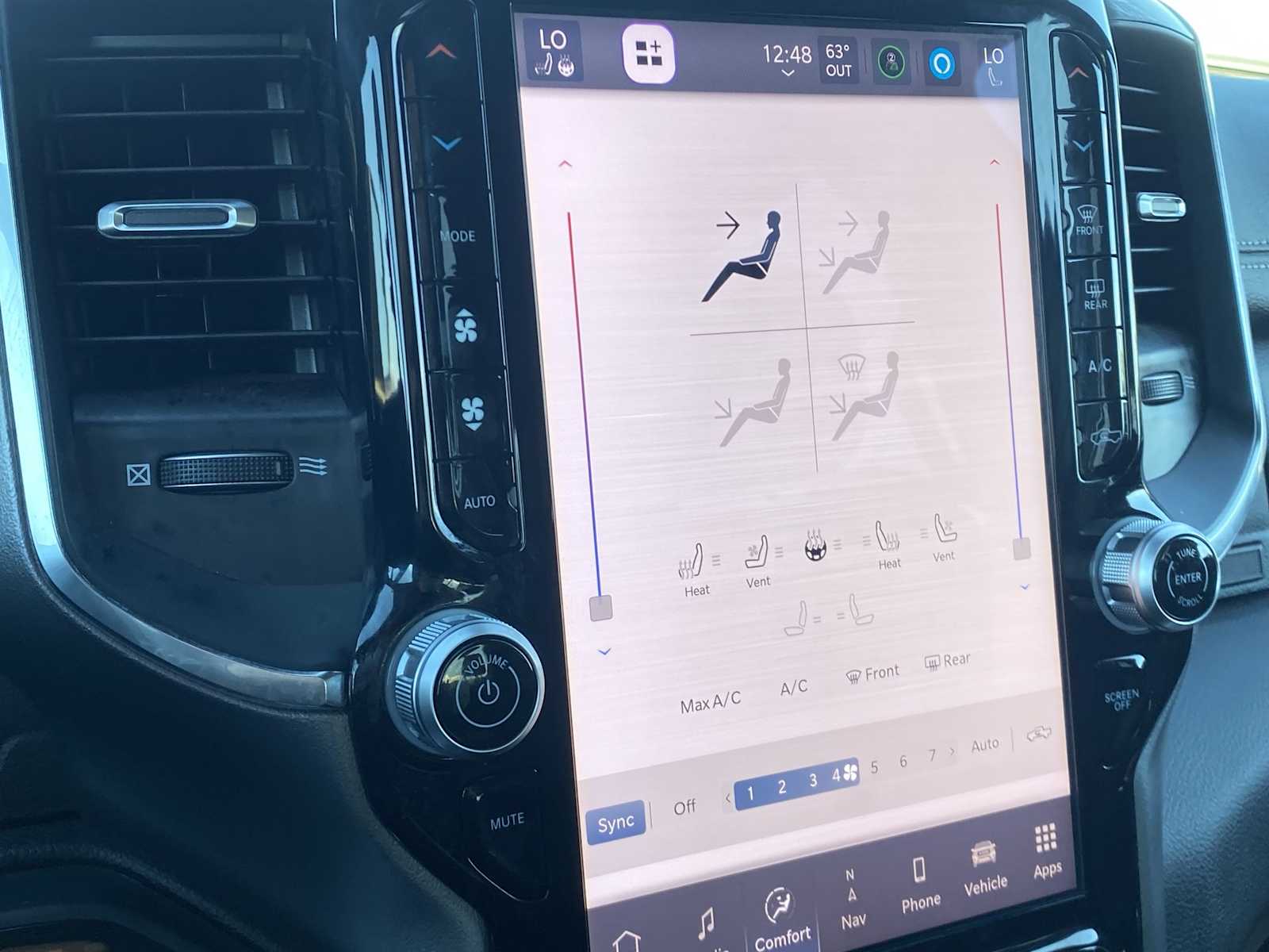 Thumbnail: 2025 RAM 1500 - 27