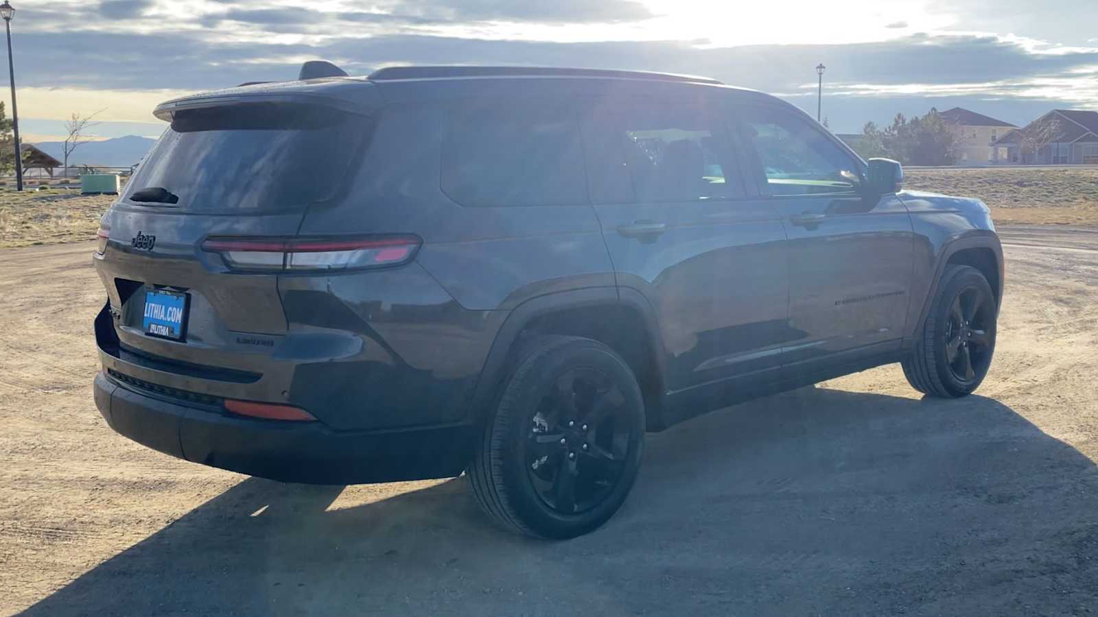 Thumbnail: 2022 Jeep Grand Cherokee - 8