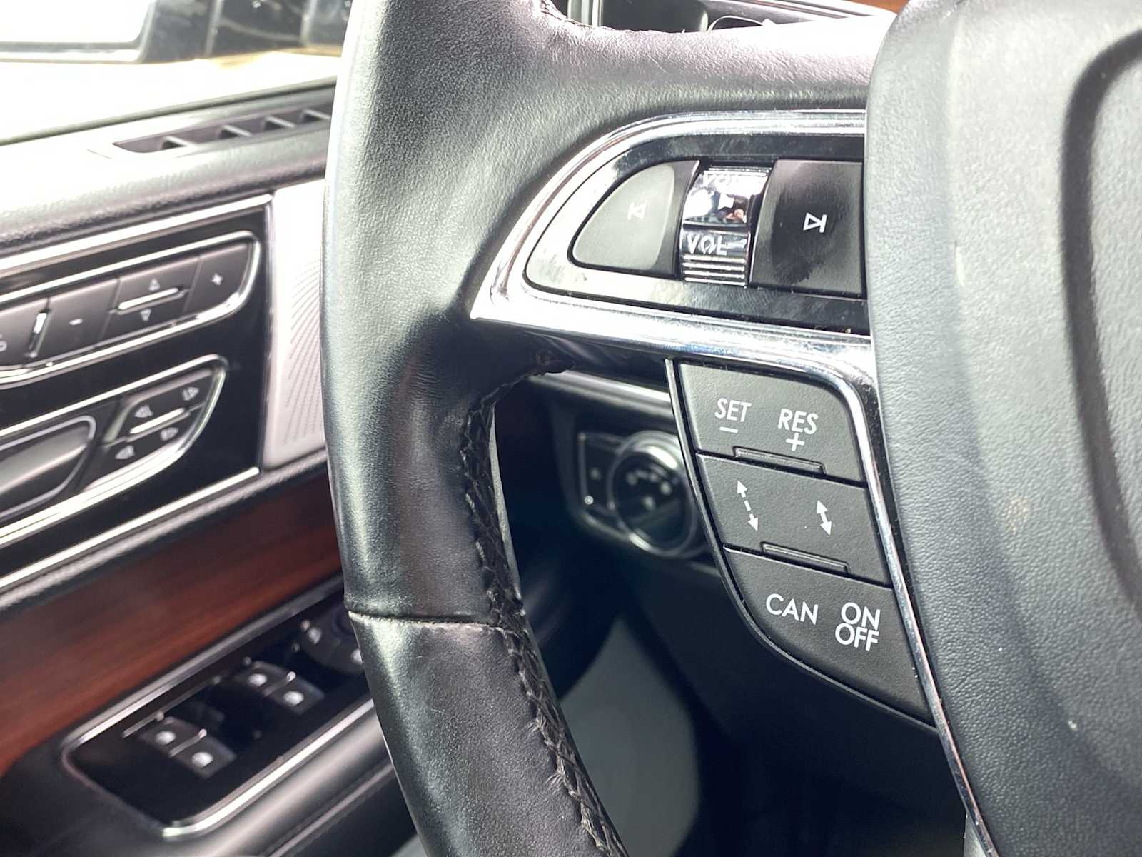 Thumbnail: 2020 Lincoln Navigator - 23