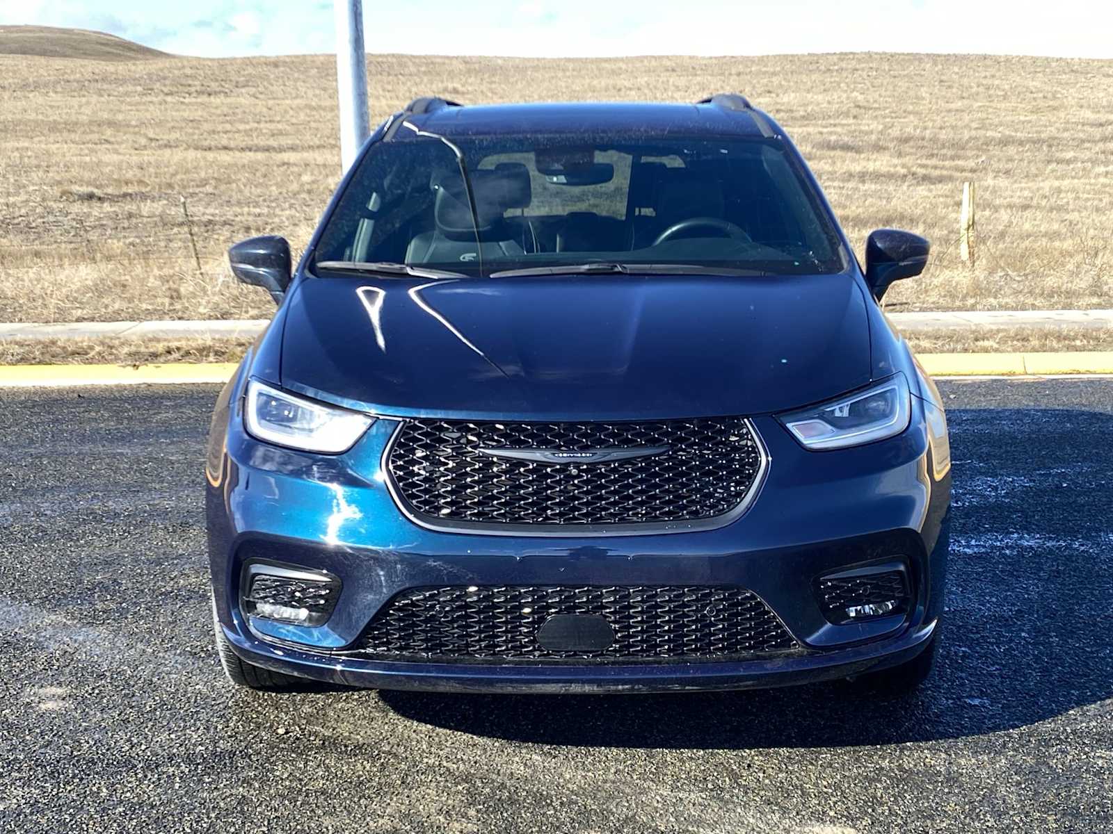 Thumbnail: 2022 Chrysler Pacifica - 9