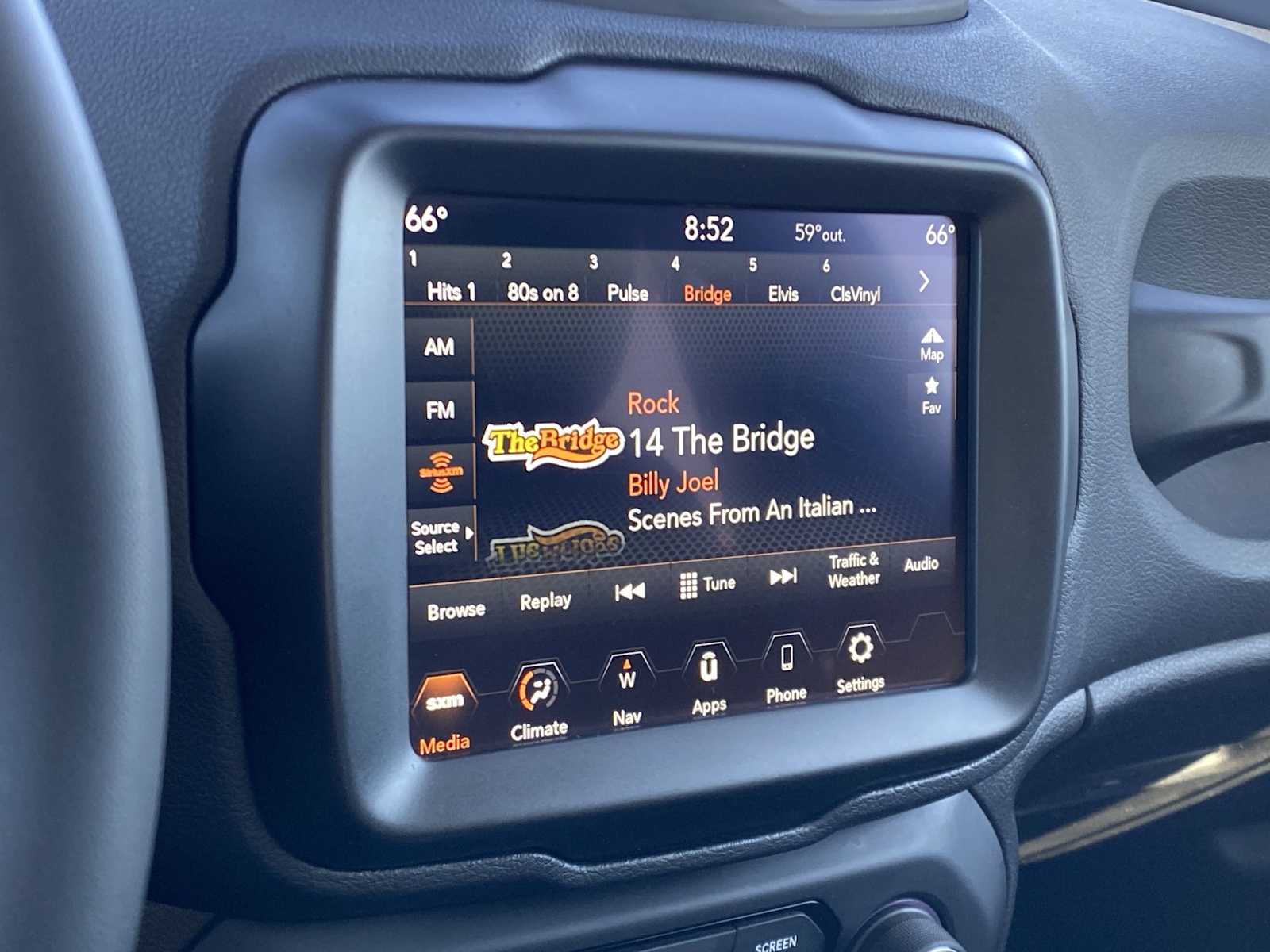 Thumbnail: 2023 Jeep Renegade - 28