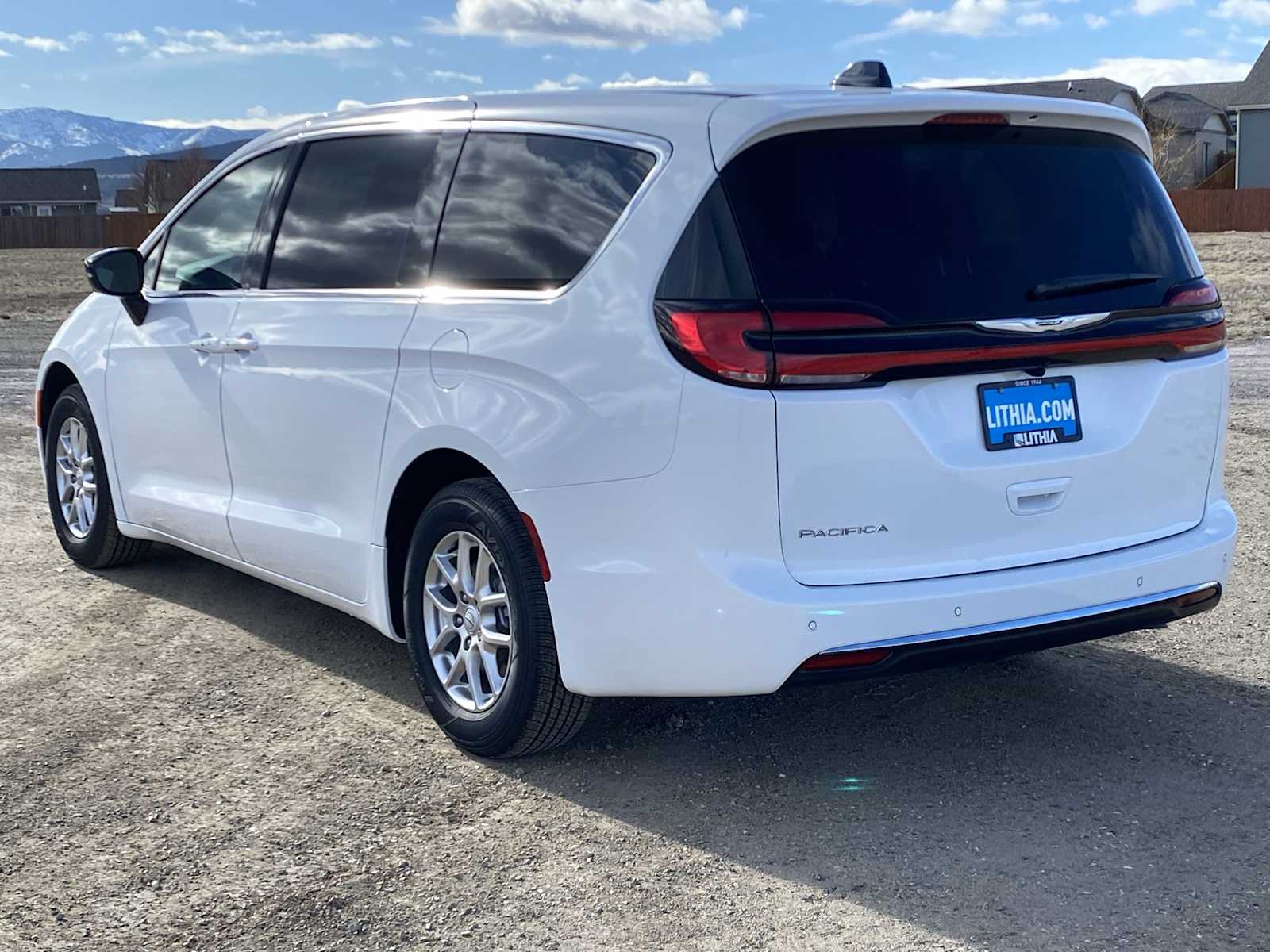 Thumbnail: 2026 Chrysler Pacifica - 12