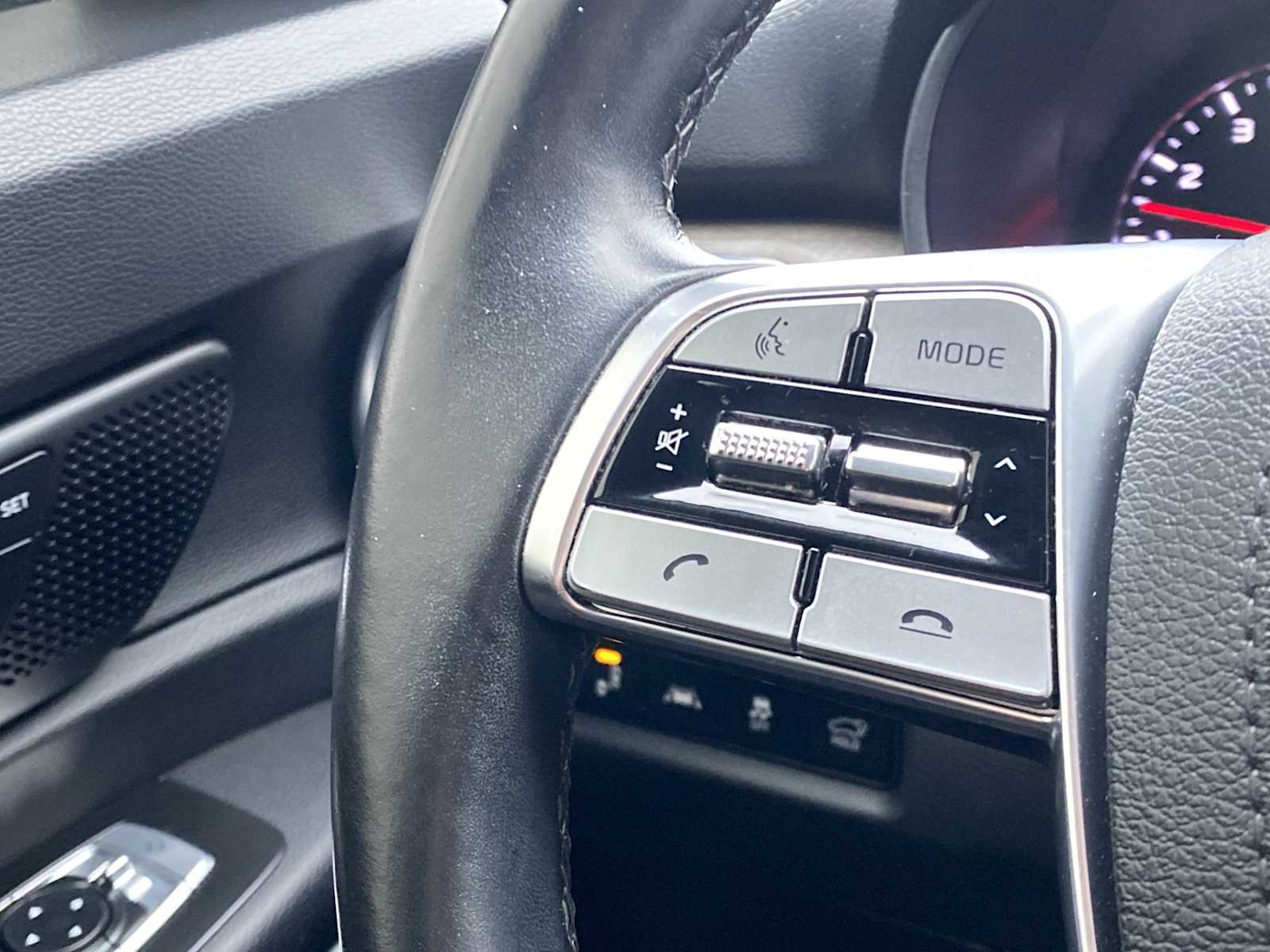 Thumbnail: 2022 Kia Telluride - 24