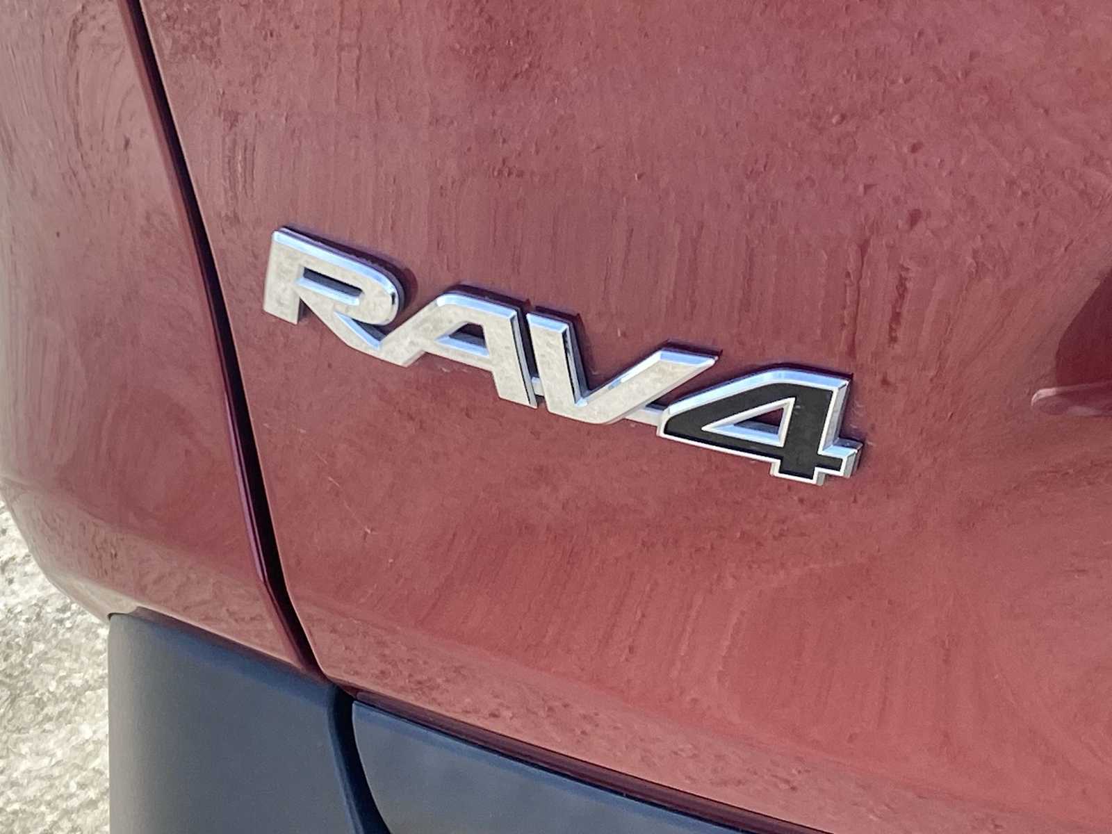Thumbnail: 2021 Toyota RAV4 - 15
