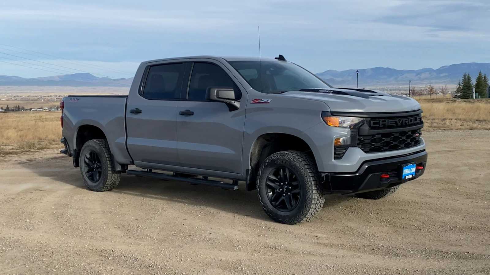 2025 Chevrolet Silverado 1500 Custom Trail Boss photo 2