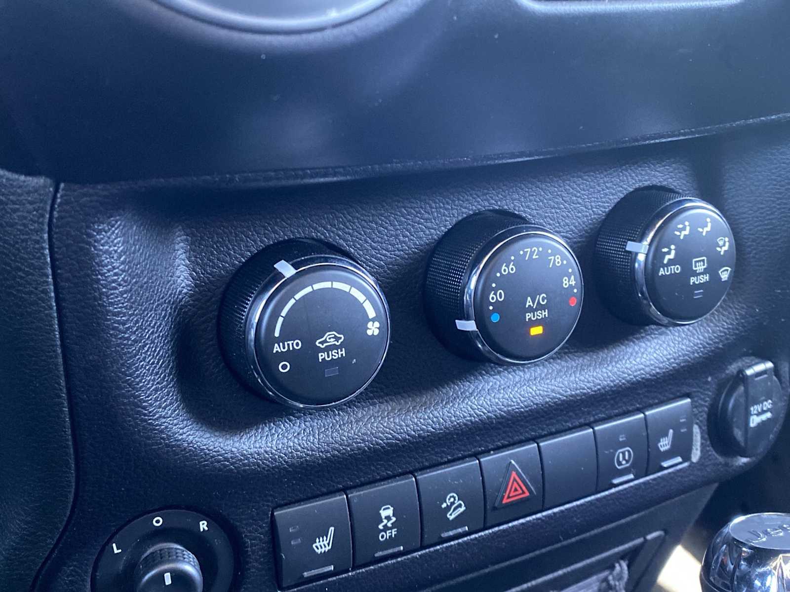 Thumbnail: 2017 Jeep Wrangler - 23