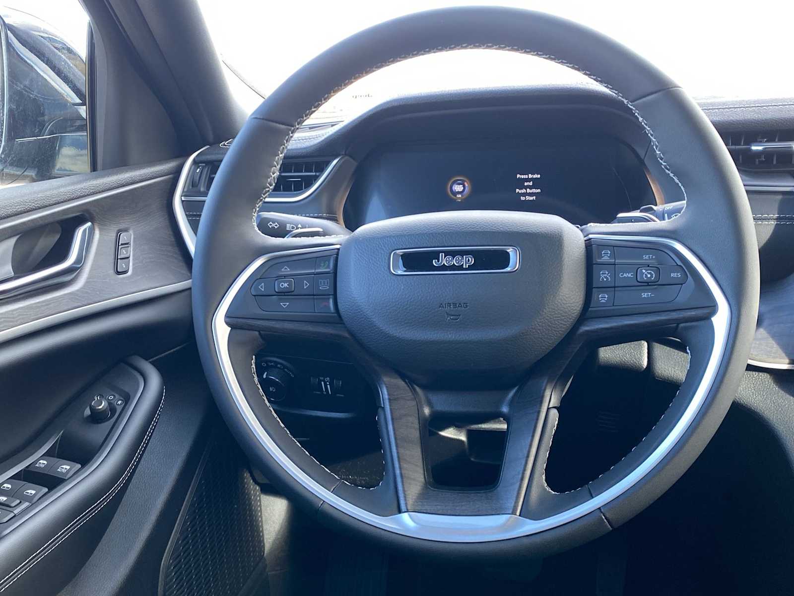 Thumbnail: 2025 Jeep Grand Cherokee - 21