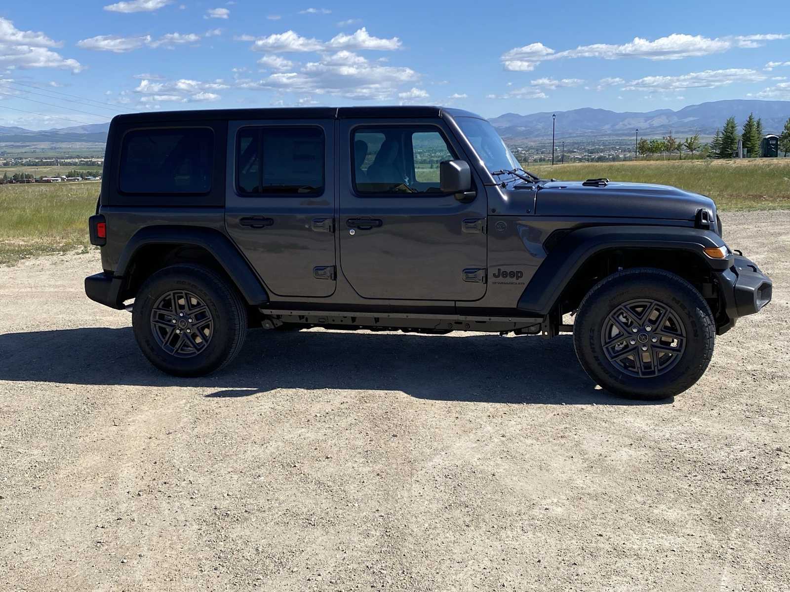 Thumbnail: 2025 Jeep Wrangler - 22