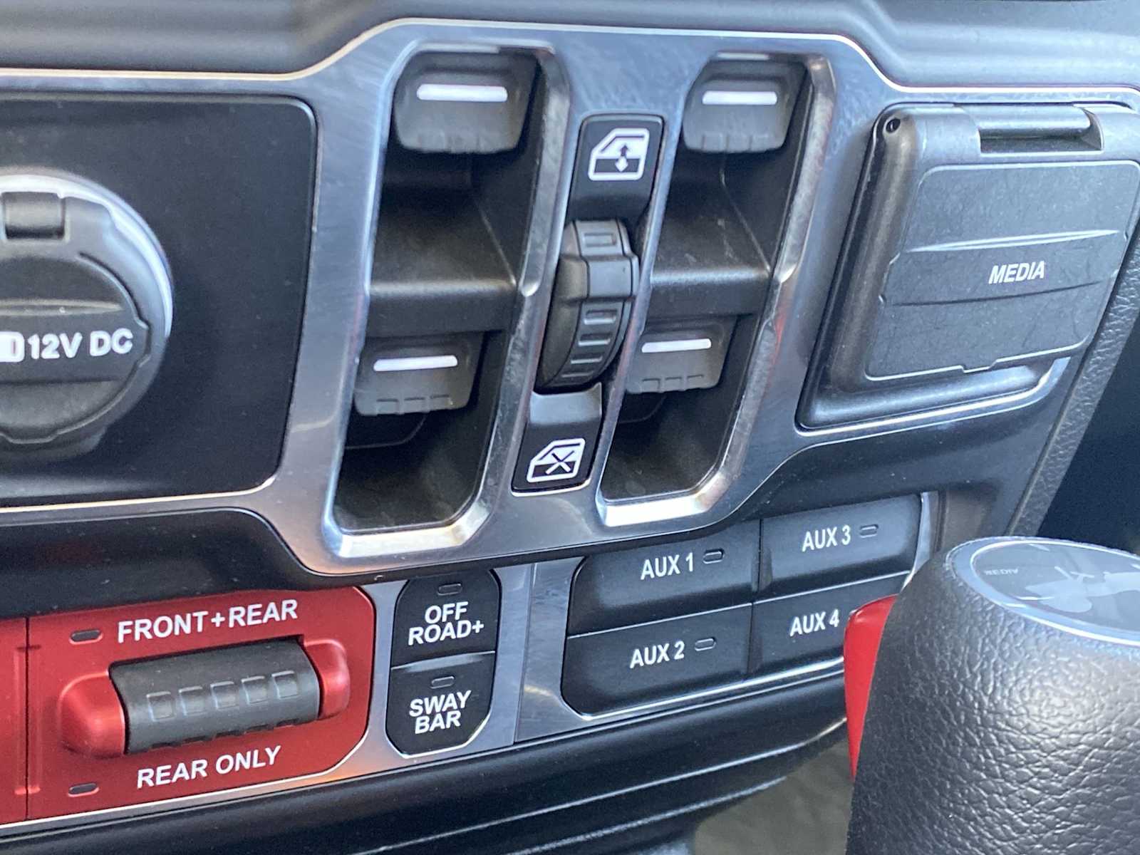 Thumbnail: 2022 Jeep Wrangler - 20