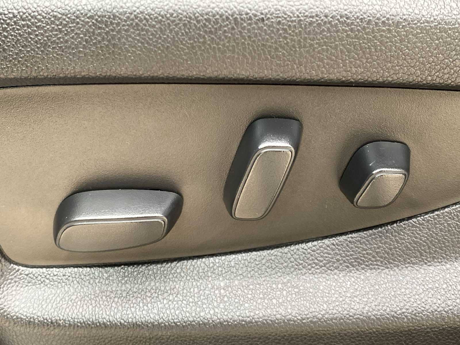 Thumbnail: 2020 GMC Yukon - 21