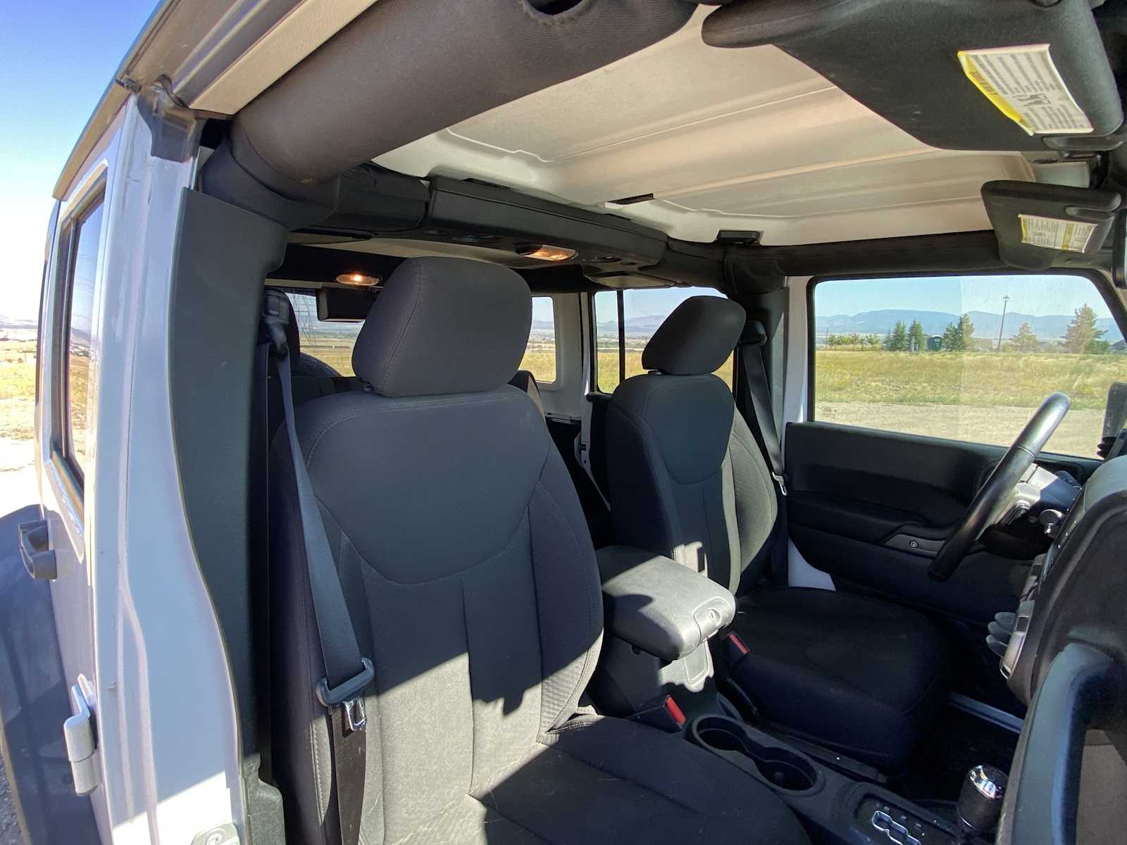 Thumbnail: 2016 Jeep Wrangler - 16