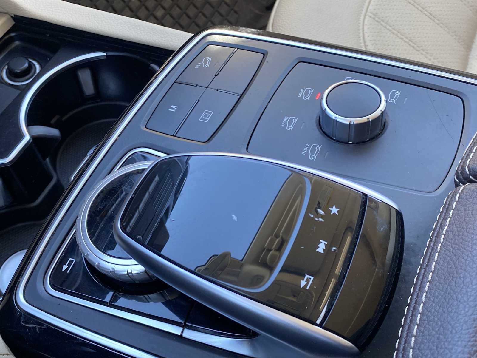 Thumbnail: 2017 Mercedes-Benz GLE - 25