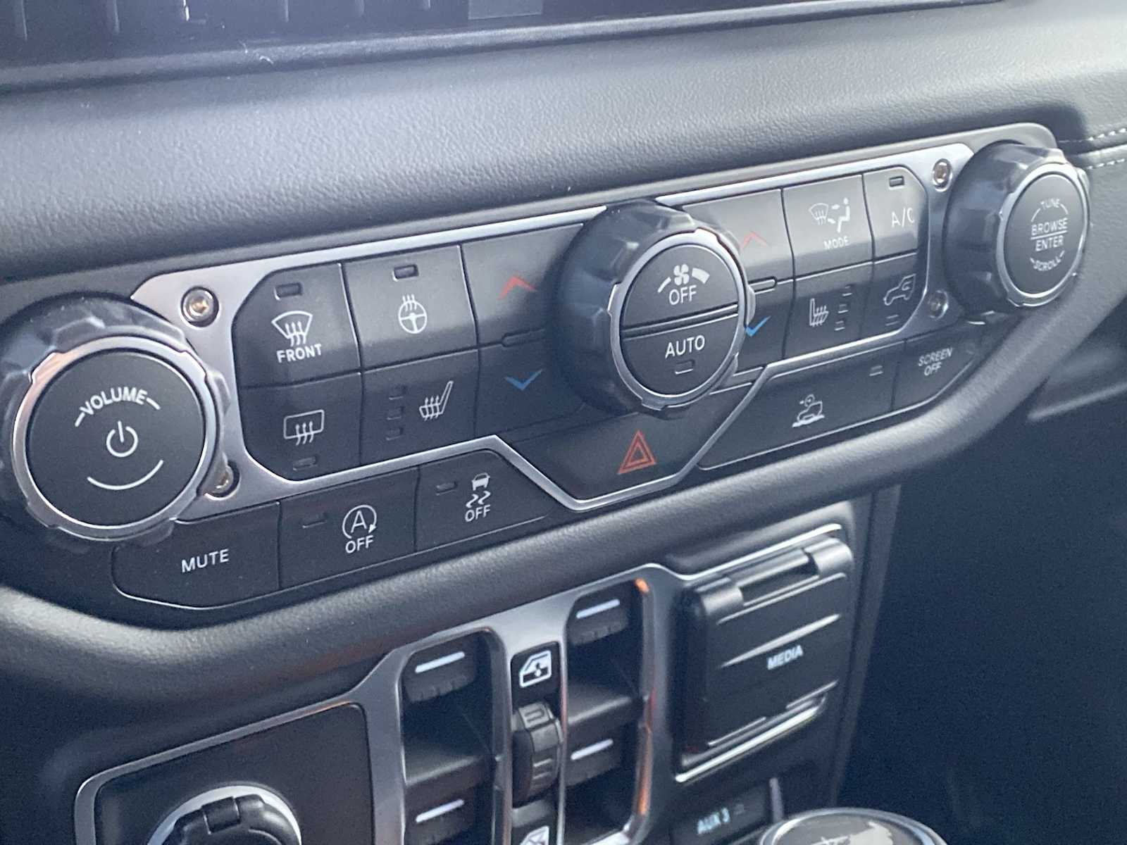 Thumbnail: 2026 Jeep Wrangler - 27