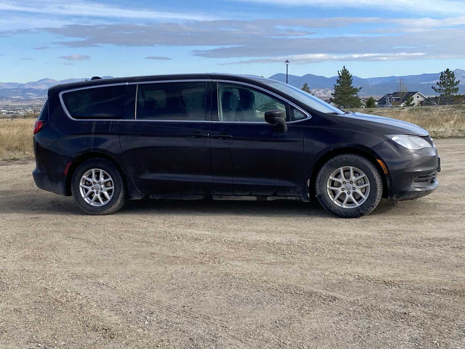 Thumbnail: 2017 Chrysler Pacifica - 15