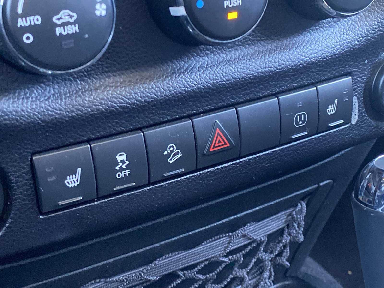 Thumbnail: 2017 Jeep Wrangler - 21