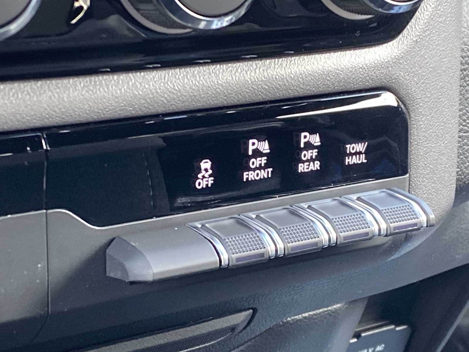 Thumbnail: 2025 RAM 1500 - 27