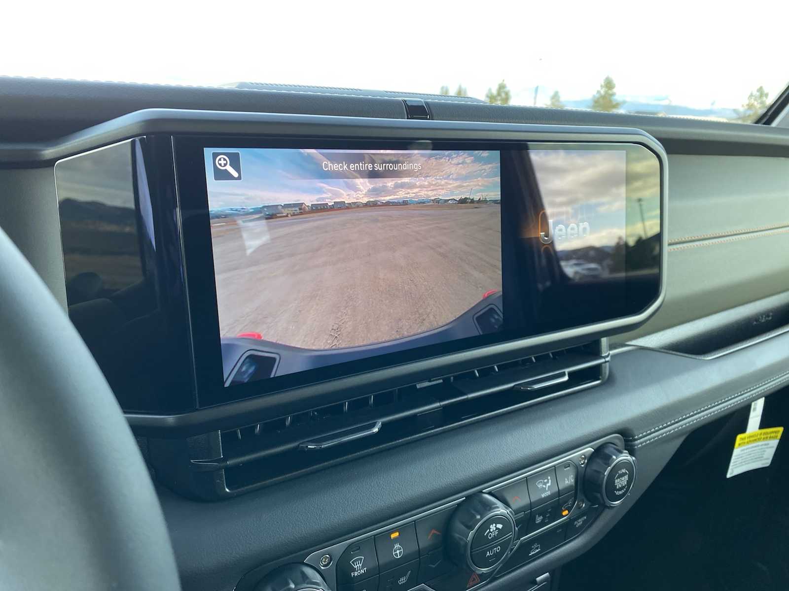 Thumbnail: 2026 Jeep Gladiator - 24