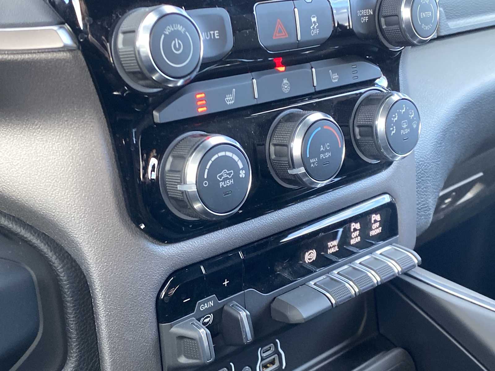 Thumbnail: 2026 RAM 3500 - 26