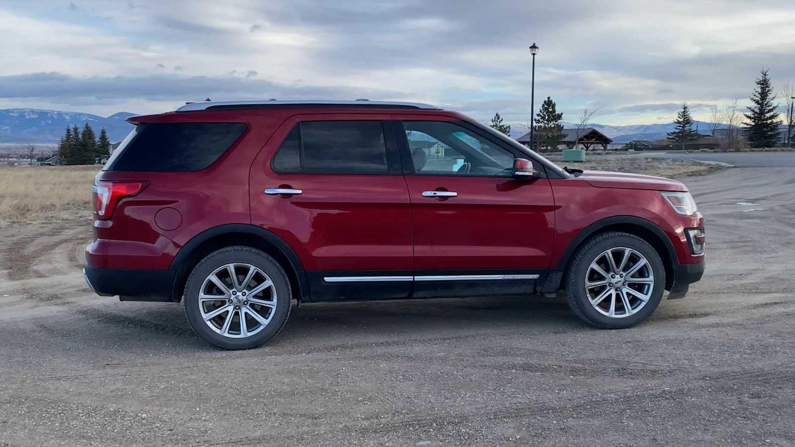 Thumbnail: 2016 Ford Explorer - 9