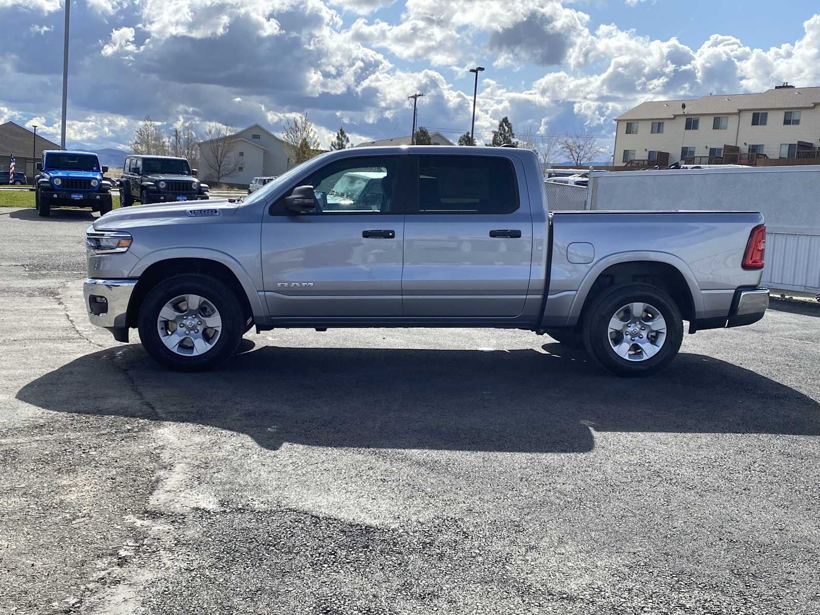 Thumbnail: 2025 RAM 1500 - 10