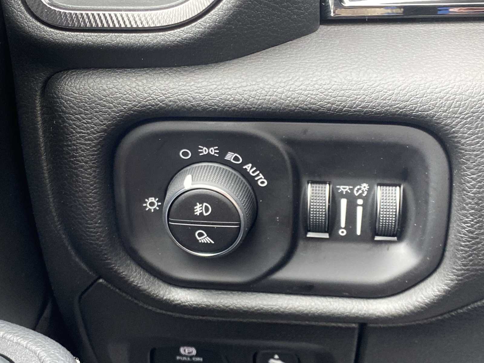 Thumbnail: 2026 RAM 1500 - 21