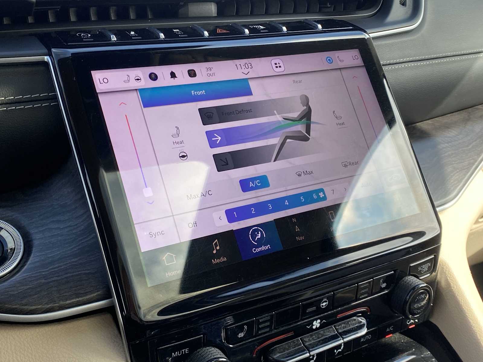 Thumbnail: 2022 Jeep Grand Cherokee - 24