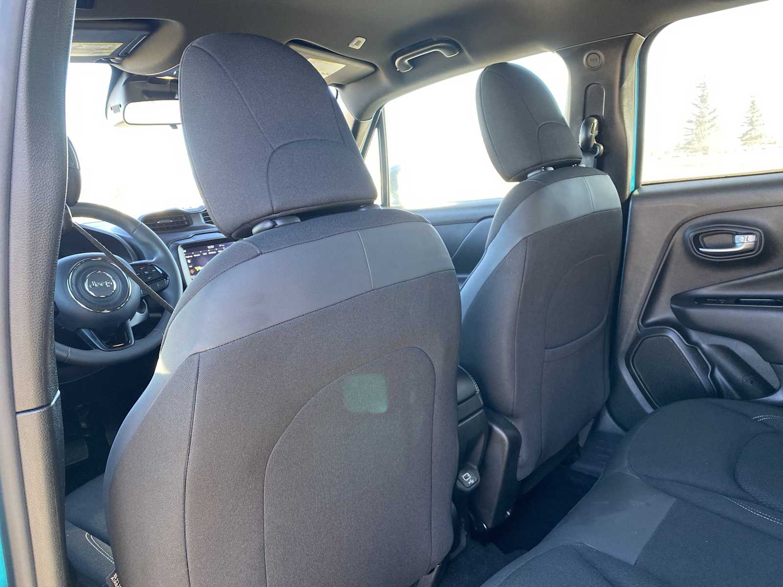 Thumbnail: 2022 Jeep Renegade - 32