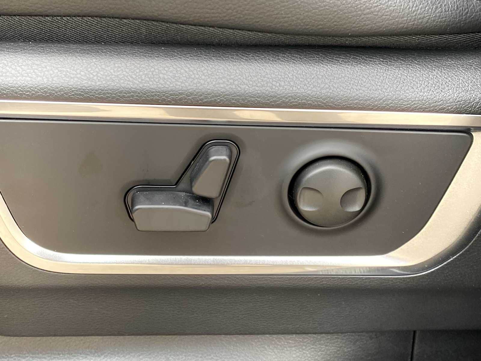 Thumbnail: 2026 RAM 1500 - 21